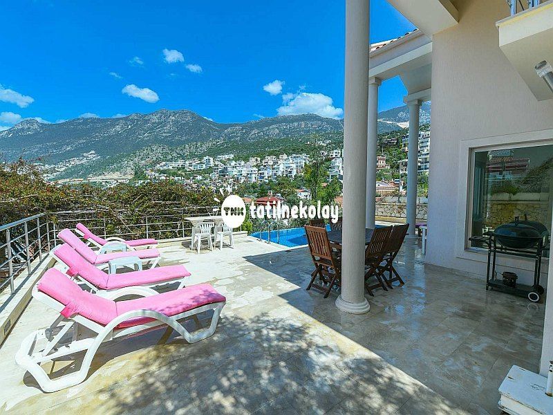 Villa Almond