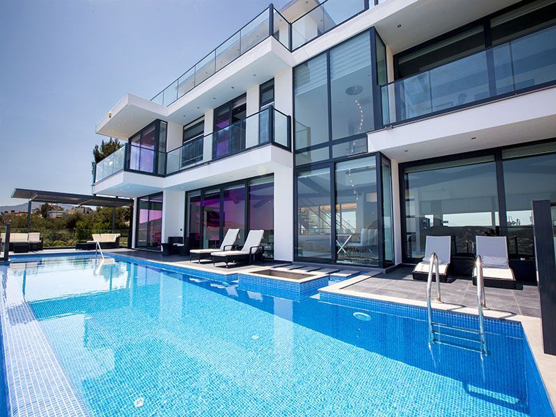 Villa Rich