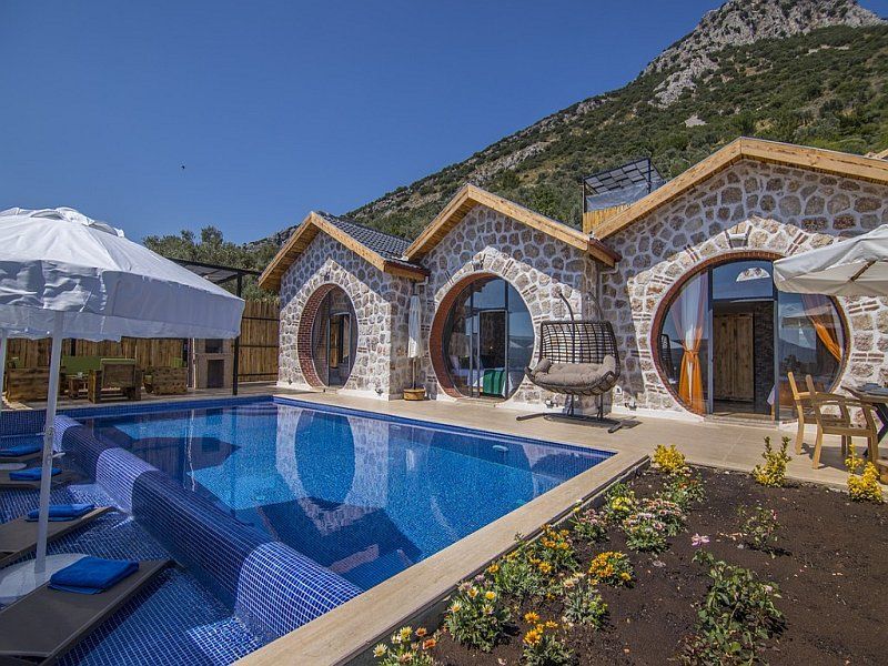 Villa Holis 1
