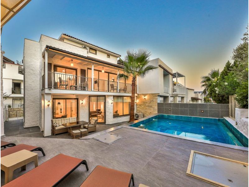 Villa Purple